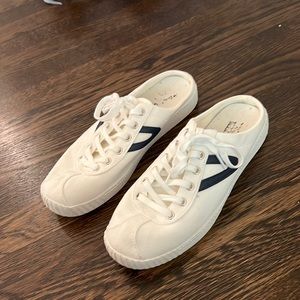Tretorn slide on sneakers, size 8